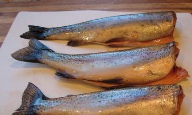 Salted trout dishes.  River trout - recipes.  Trout in tomato sauce