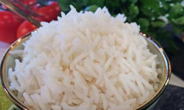 Stuvat ris med köttfärs.  Igelkottar med malet ris.  Vad man lagar av ris med köttfärs